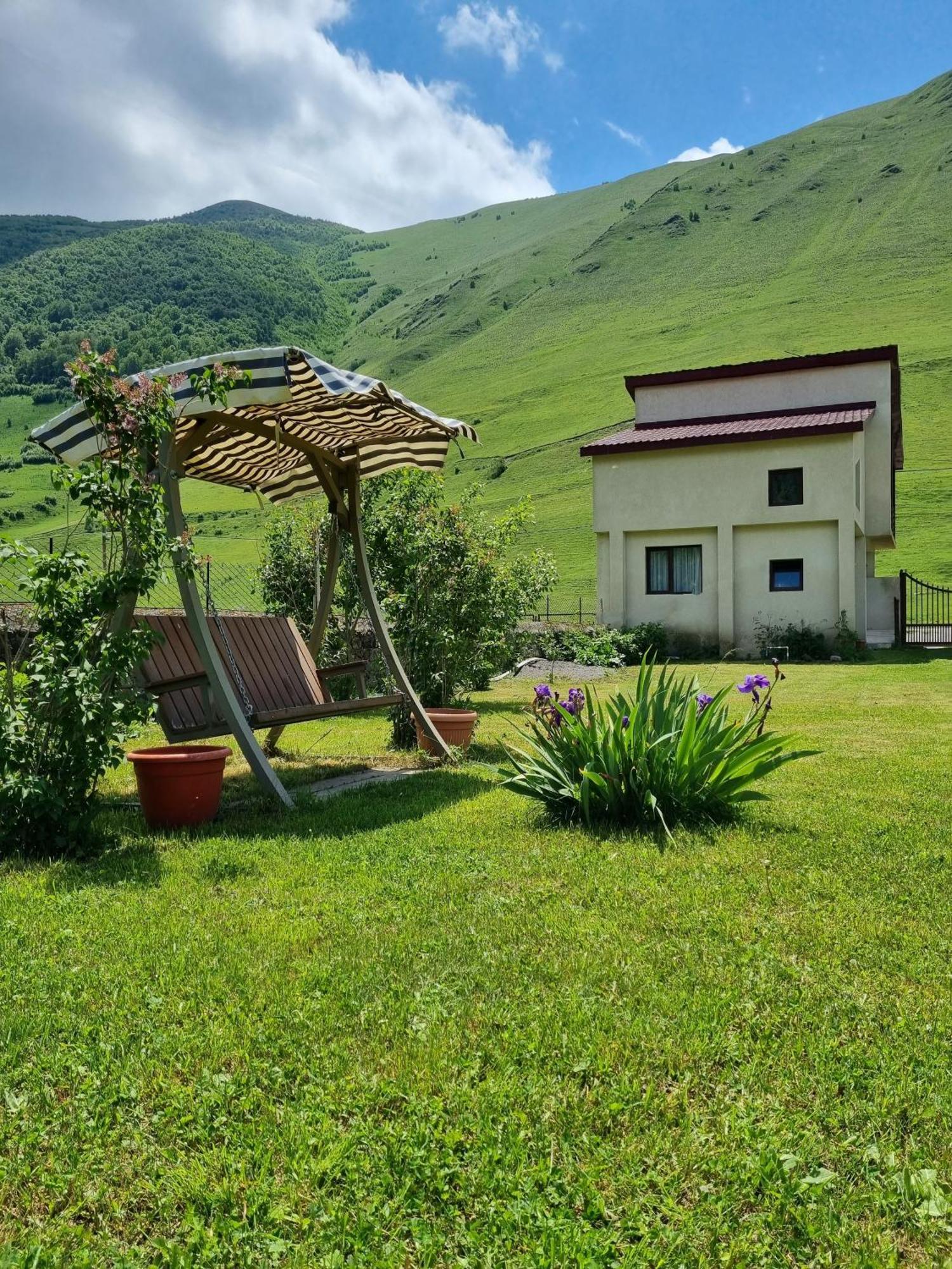 ---Allegria House--- Kazbegi Bagian luar foto